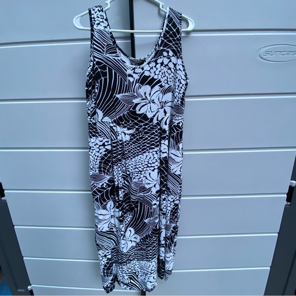 Jams World 50 Years Hibiscus Walk Black White Floral Hawaiian Midi Dress Medium - Picture 1 of 9